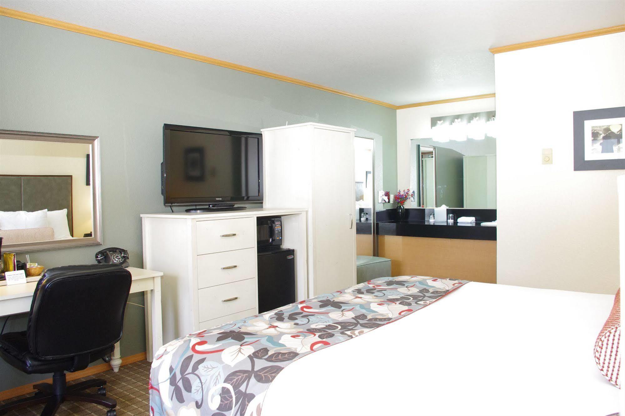 River House Inn, A Baymont By Wyndham Florence Esterno foto